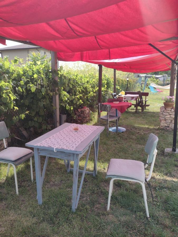 Guest House Viola Ezerets Esterno foto