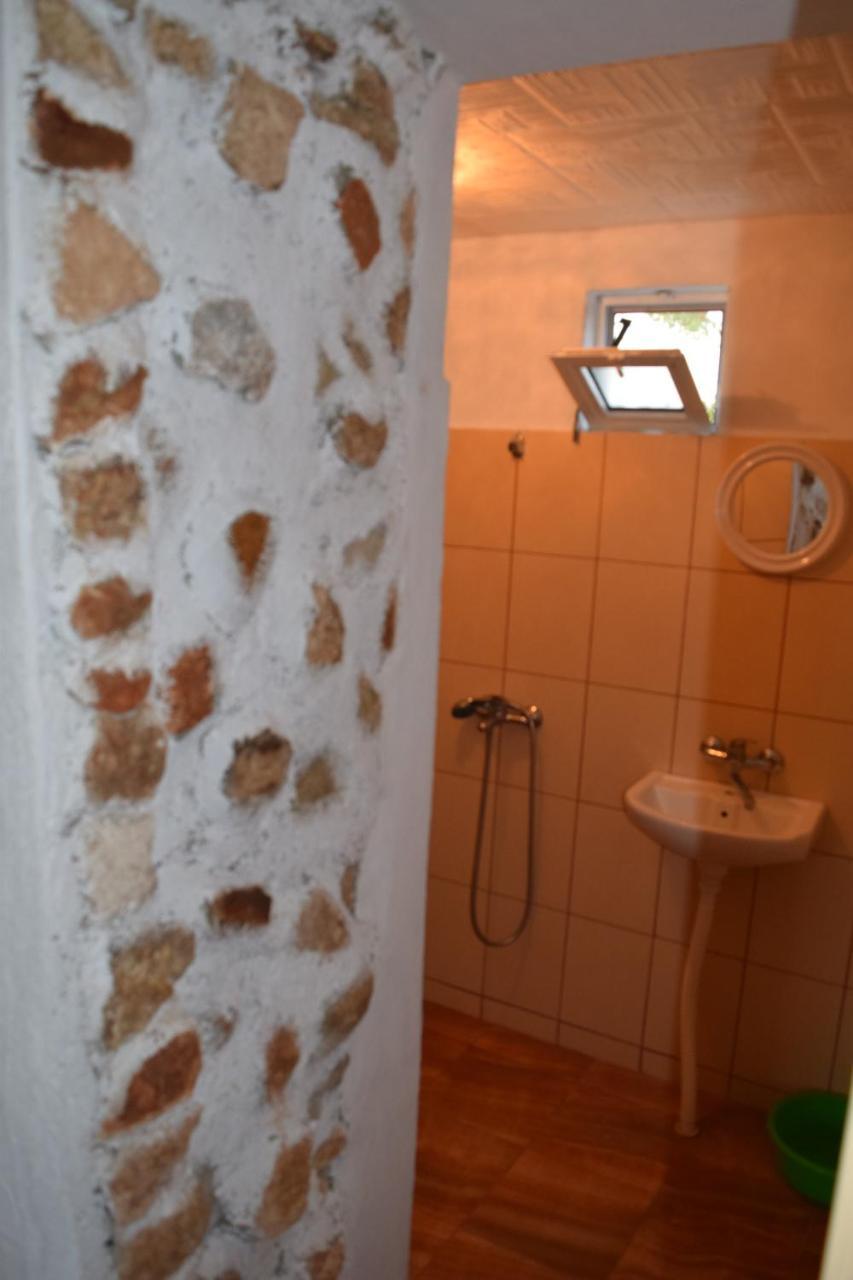 Guest House Viola Ezerets Esterno foto